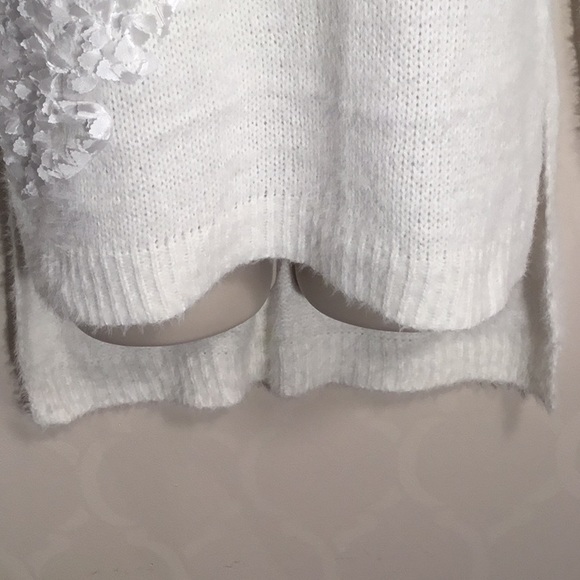 SIMPLY COUTURE FLORAL SWEATER - Picture 5 of 8